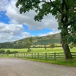 Fell View Bassenthwaite, Rural Location On A Working Farm In The Fells *
